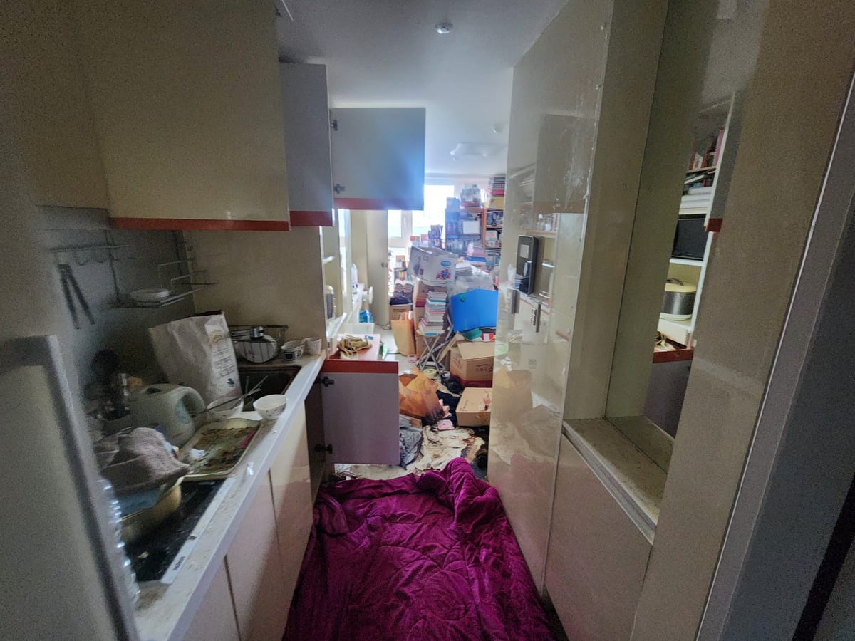 정리 전 살림이 남아 있던 주방